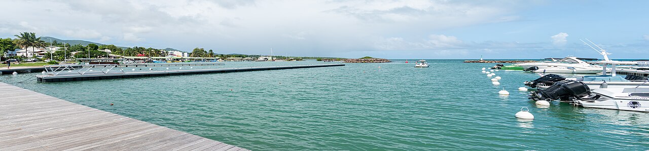 Panorama du port de Sainte-Rose